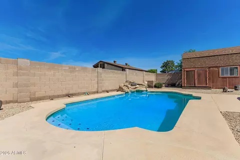 Exterior - 2902 E Claire Dr, Phoenix, AZ 85032 photo 9 of 11