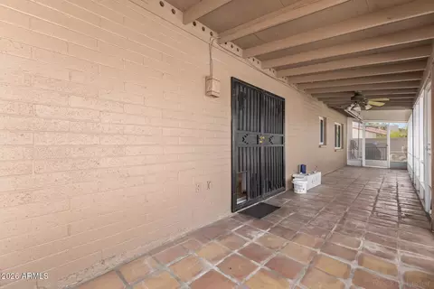 Exterior - 2902 E Claire Dr, Phoenix, AZ 85032 photo 5 of 11