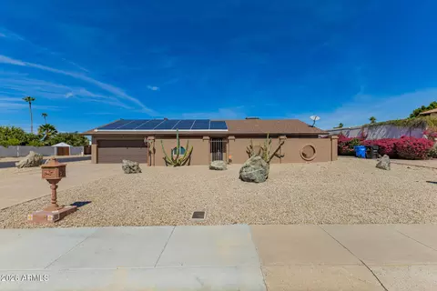 2902 E Claire Dr, Phoenix, AZ 85032