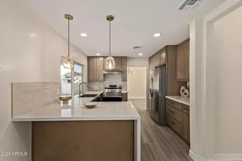 Kitchen - 3130 W Sandra Ter, Phoenix, AZ 85053 photo 1 of 3