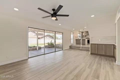 Living - 3130 W Sandra Ter, Phoenix, AZ 85053 photo 6 of 7