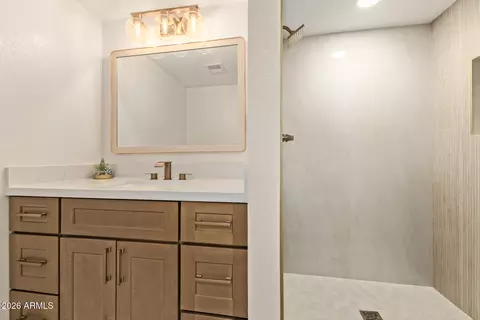 Bath - 3130 W Sandra Ter, Phoenix, AZ 85053 photo 1 of 3
