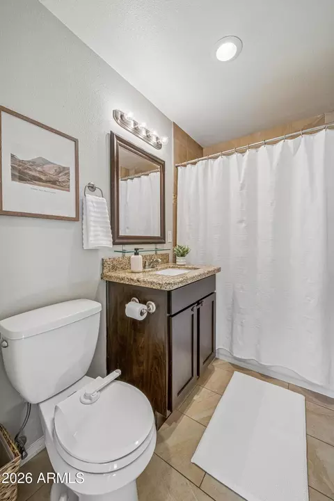 Bath - 2327 E Weldon Ave, Phoenix, AZ 85016 photo 1 of 2