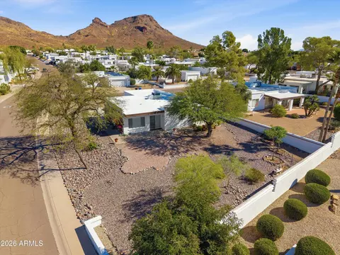 1301 E Canterbury Dr, Phoenix, AZ 85022