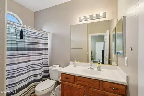 Bath - 3469 E Cabazon Ct, Gilbert, AZ 85297 photo 3 of 6