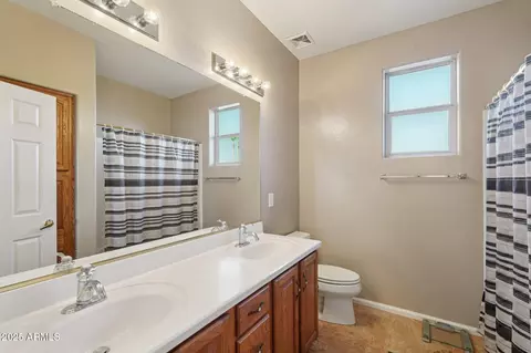 Bath - 3469 E Cabazon Ct, Gilbert, AZ 85297 photo 4 of 6