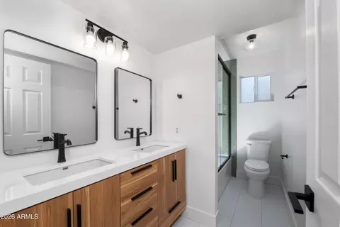Bath - 853 E Fairfield St, Mesa, AZ 85203 photo 3 of 5