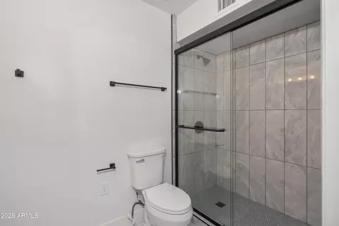 Bath - 853 E Fairfield St, Mesa, AZ 85203 photo 2 of 5