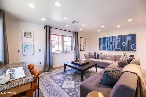 Living - 538 W Holly St, Phoenix, AZ 85003 photo 5 of 7