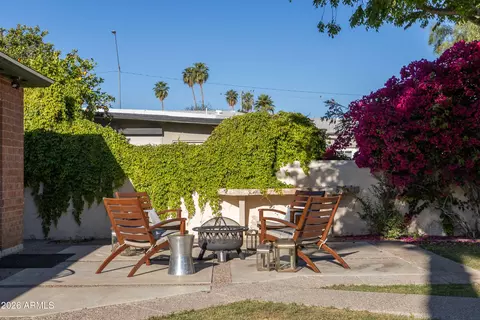 Exterior - 538 W Holly St, Phoenix, AZ 85003 photo 9 of 11