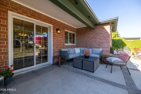 Exterior - 538 W Holly St, Phoenix, AZ 85003 photo 5 of 11