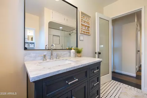 Bath - 538 W Holly St, Phoenix, AZ 85003 photo 2 of 2