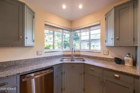 Kitchen - 538 W Holly St, Phoenix, AZ 85003 photo 5 of 7