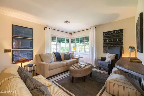 Living - 538 W Holly St, Phoenix, AZ 85003 photo 2 of 7
