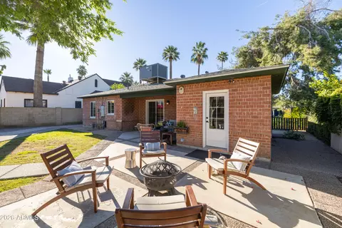 Exterior - 538 W Holly St, Phoenix, AZ 85003 photo 6 of 11