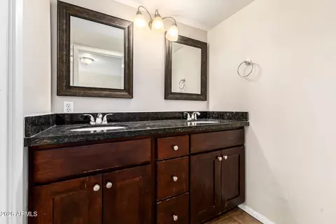 Bath - 4344 E Shea Blvd, Phoenix, AZ 85028 photo 2 of 3