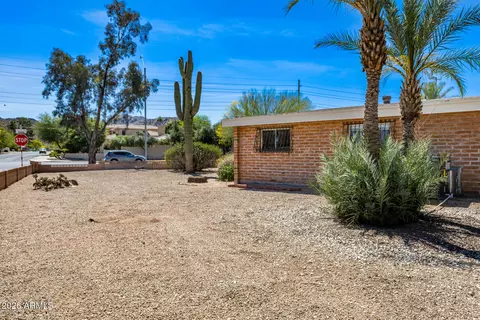 Exterior - 4344 E Shea Blvd, Phoenix, AZ 85028 photo 14 of 14