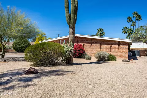 Exterior - 4344 E Shea Blvd, Phoenix, AZ 85028 photo 2 of 14
