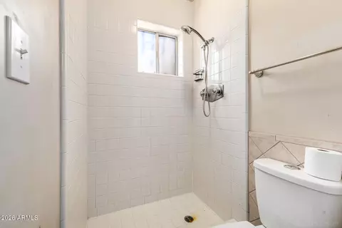 Bath - 4344 E Shea Blvd, Phoenix, AZ 85028 photo 3 of 3
