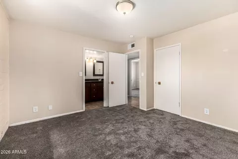 Bedroom - 4344 E Shea Blvd, Phoenix, AZ 85028 photo 1 of 5