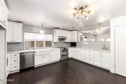 4411 W Morrow Dr, Glendale, AZ 85308