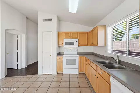 Kitchen - 10830 E Carol Ave, Mesa, AZ 85208 photo 2 of 4