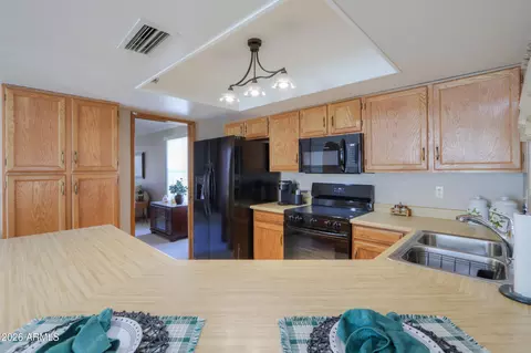 Kitchen - 4785 E Kiva St, Phoenix, AZ 85044 photo 5 of 5
