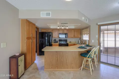 Kitchen - 4785 E Kiva St, Phoenix, AZ 85044 photo 3 of 5
