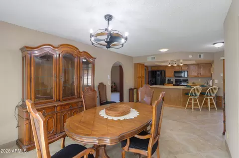 Dining - 4785 E Kiva St, Phoenix, AZ 85044 photo 3 of 3