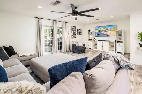Living - 4138 E Villa Maria Dr, Phoenix, AZ 85032 photo 3 of 4