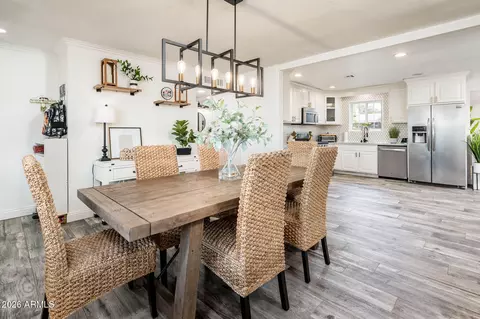 Dining - 4138 E Villa Maria Dr, Phoenix, AZ 85032 photo 2 of 4