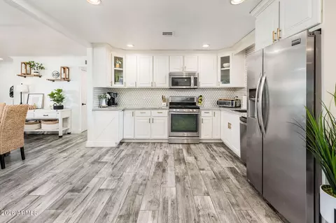 Kitchen - 4138 E Villa Maria Dr, Phoenix, AZ 85032 photo 3 of 6