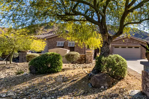 Exterior - 10312 S 16th Dr, Phoenix, AZ 85041 photo 4 of 16