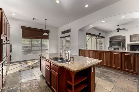 Kitchen - 10312 S 16th Dr, Phoenix, AZ 85041 photo 4 of 4