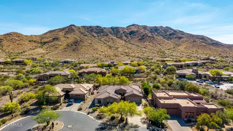 View/Area - 10312 S 16th Dr, Phoenix, AZ 85041 photo 2 of 10
