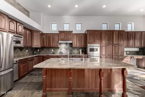 Kitchen - 10312 S 16th Dr, Phoenix, AZ 85041 photo 3 of 4