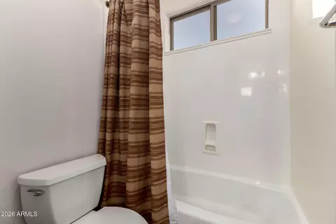 Bath - 10312 S 16th Dr, Phoenix, AZ 85041 photo 4 of 4