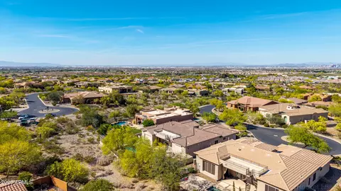 View/Area - 10312 S 16th Dr, Phoenix, AZ 85041 photo 7 of 10