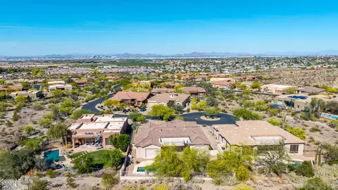 View/Area - 10312 S 16th Dr, Phoenix, AZ 85041 photo 5 of 10