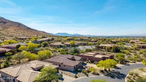View/Area - 10312 S 16th Dr, Phoenix, AZ 85041 photo 3 of 10