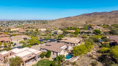 View/Area - 10312 S 16th Dr, Phoenix, AZ 85041 photo 6 of 10