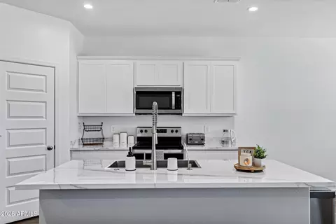Kitchen - 2939 W Shanley Ave, Apache Junction, AZ 85120 photo 1 of 6