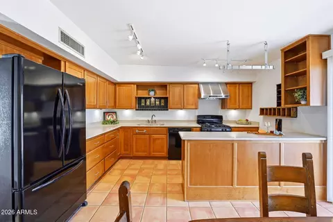 Kitchen - 8049 S High Rd, Hereford, AZ 85615 photo 4 of 4