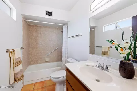 Bath - 8049 S High Rd, Hereford, AZ 85615 photo 2 of 2