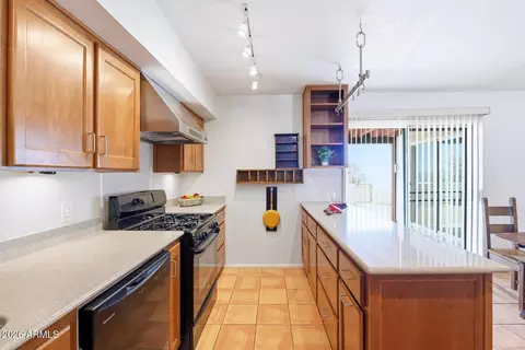 Kitchen - 8049 S High Rd, Hereford, AZ 85615 photo 3 of 4
