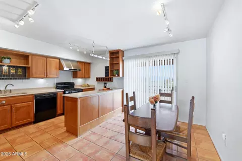 Dining - 8049 S High Rd, Hereford, AZ 85615 photo 1 of 2