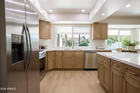 Kitchen - 4635 E Kings Ave, Phoenix, AZ 85032 photo 2 of 6
