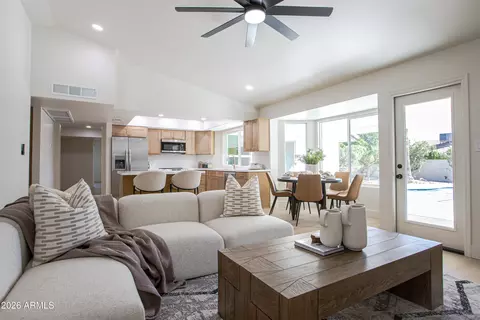 Living - 4635 E Kings Ave, Phoenix, AZ 85032 photo 1 of 2