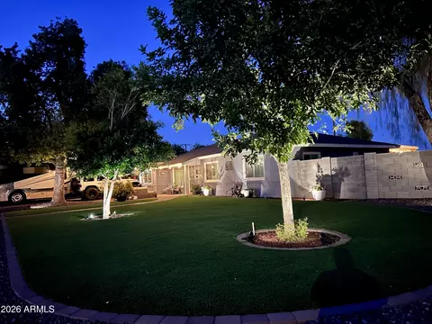Exterior - 5627 N 12th Ave, Phoenix, AZ 85013 photo 4 of 14