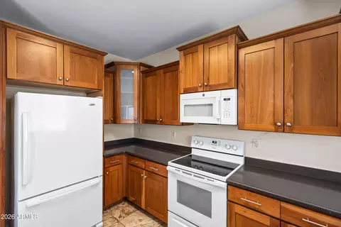 Kitchen - 3029 E Franklin Ave, Gilbert, AZ 85295 photo 4 of 4
